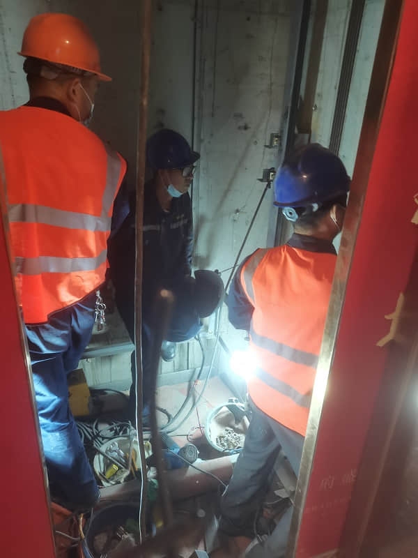 無機房電梯上下吵死了咋處理？